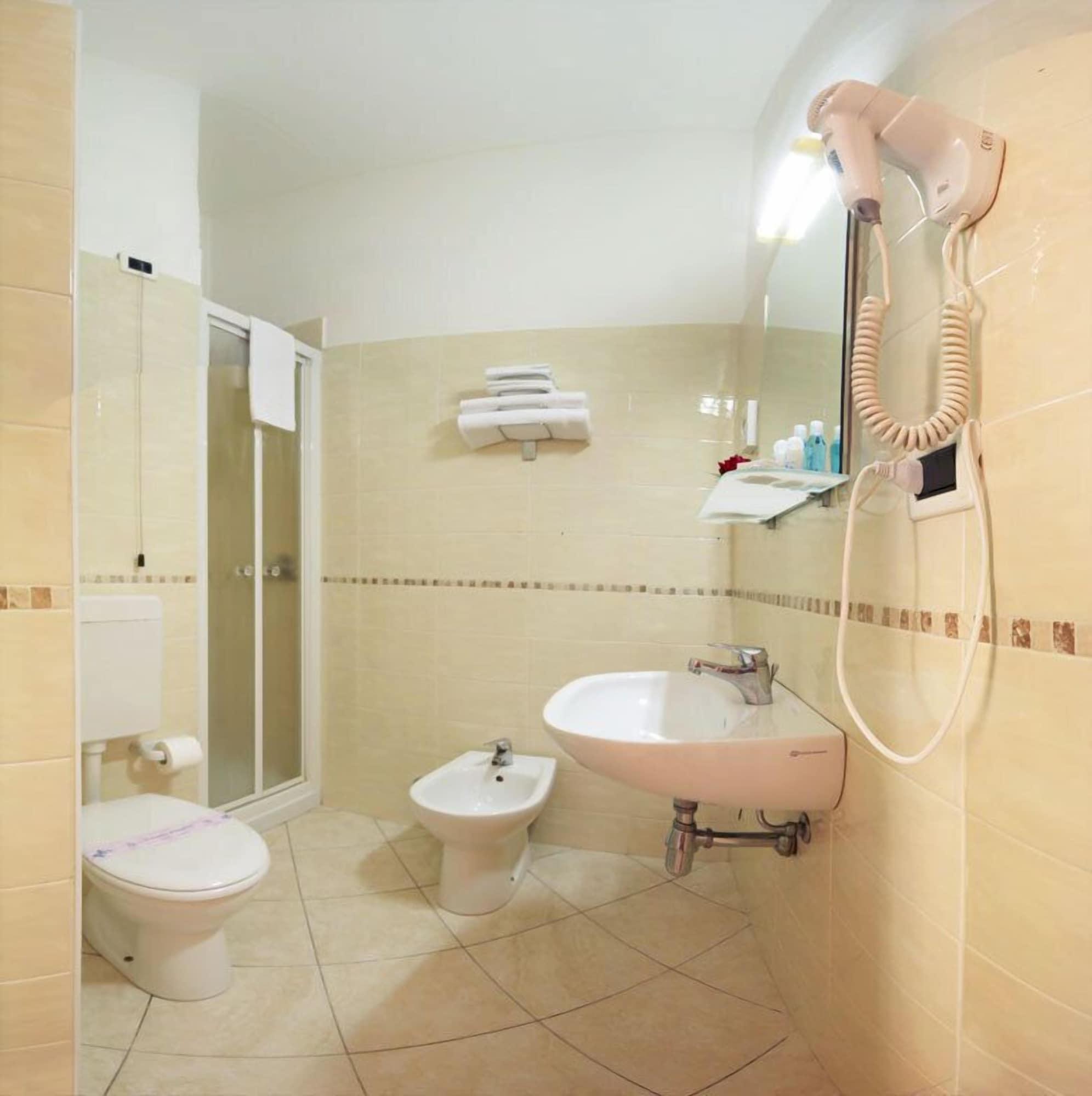 Astor Hotel 2*